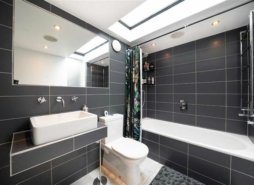 Properties let in Borough High Street - SE1 1XN view13