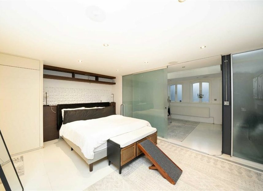 Properties let in Borough High Street - SE1 1XN view8