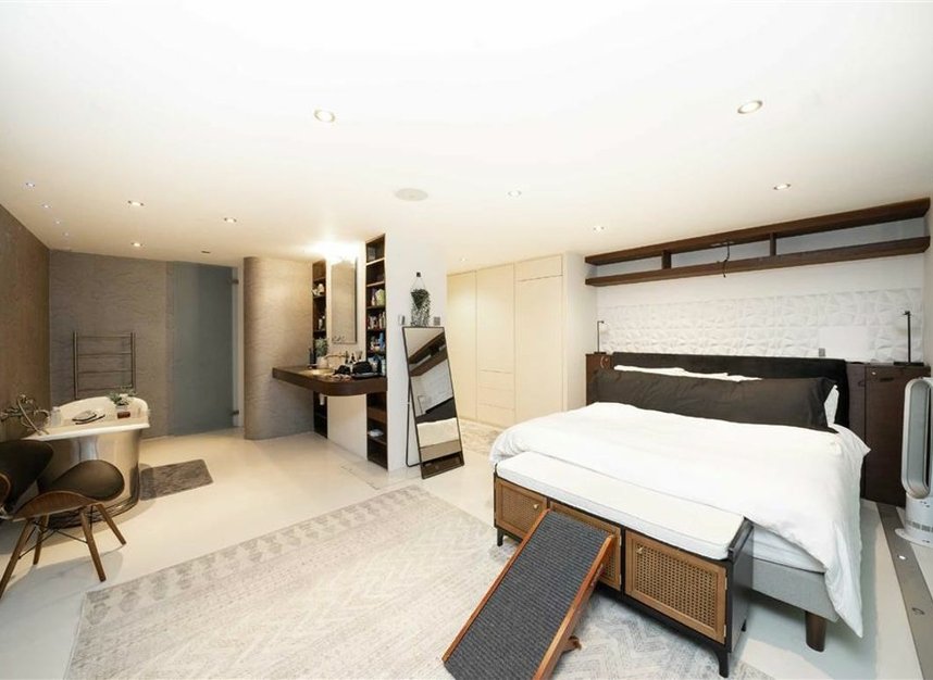 Properties let in Borough High Street - SE1 1XN view7