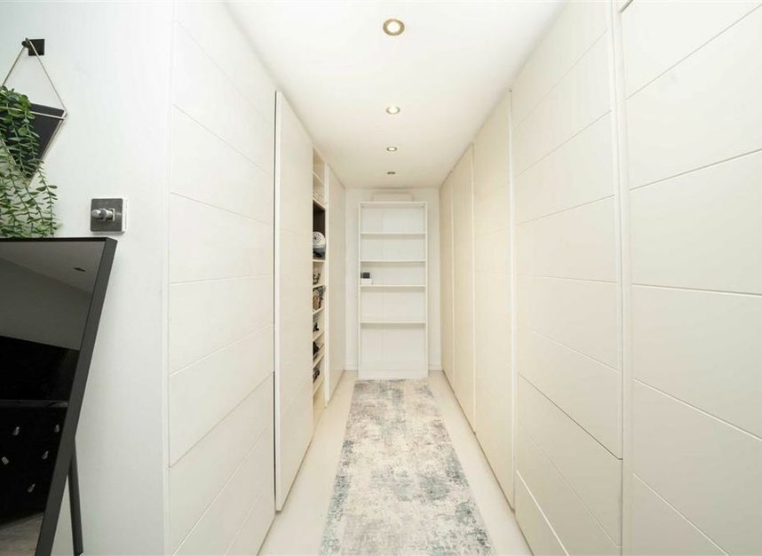 Properties let in Borough High Street - SE1 1XN view9