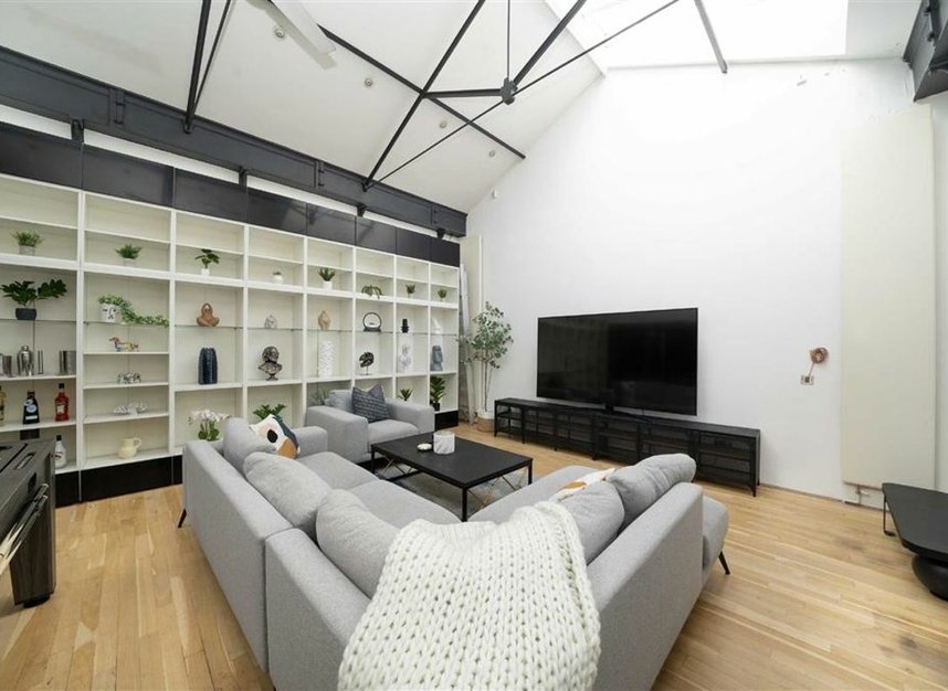 Properties let in Borough High Street - SE1 1XN view12