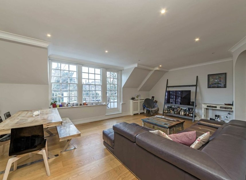 Properties let in Bracknell Gardens - NW3 7EB view2