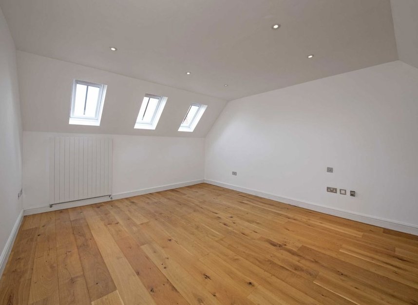 Properties to let in Bracknell Gardens - NW3 7EB view7