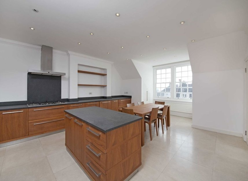 Properties to let in Bracknell Gardens - NW3 7EB view2