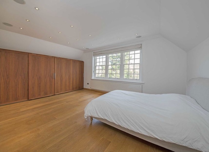 Properties to let in Bracknell Gardens - NW3 7EB view3