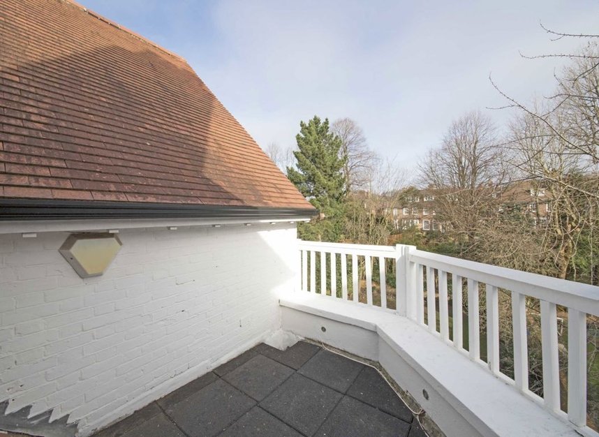 Properties to let in Bracknell Gardens - NW3 7EB view8