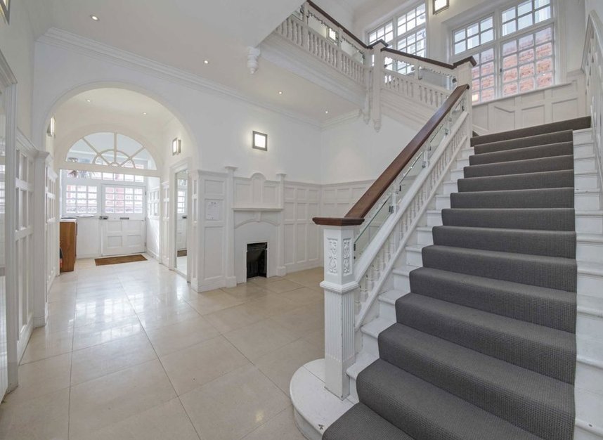Properties to let in Bracknell Gardens - NW3 7EB view5