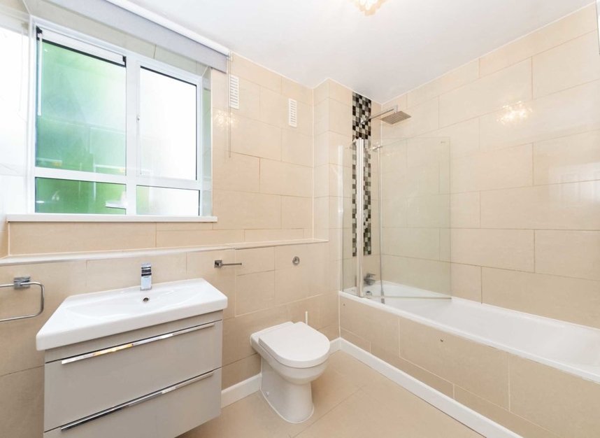 Flat to rent in Brecknock Road Estate, London, N19 (Ref 203075) Dexters
