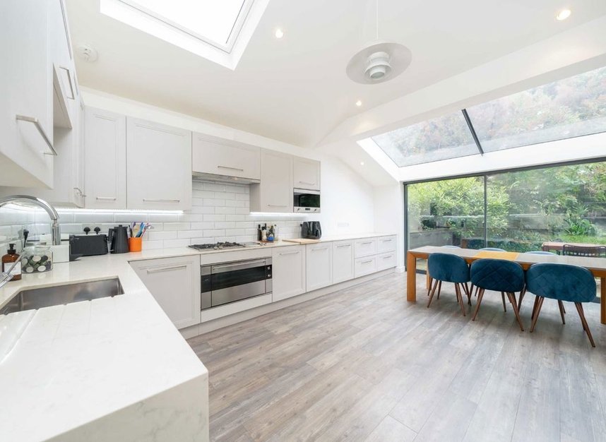 Properties let in Brecknock Road - N19 5AE view2