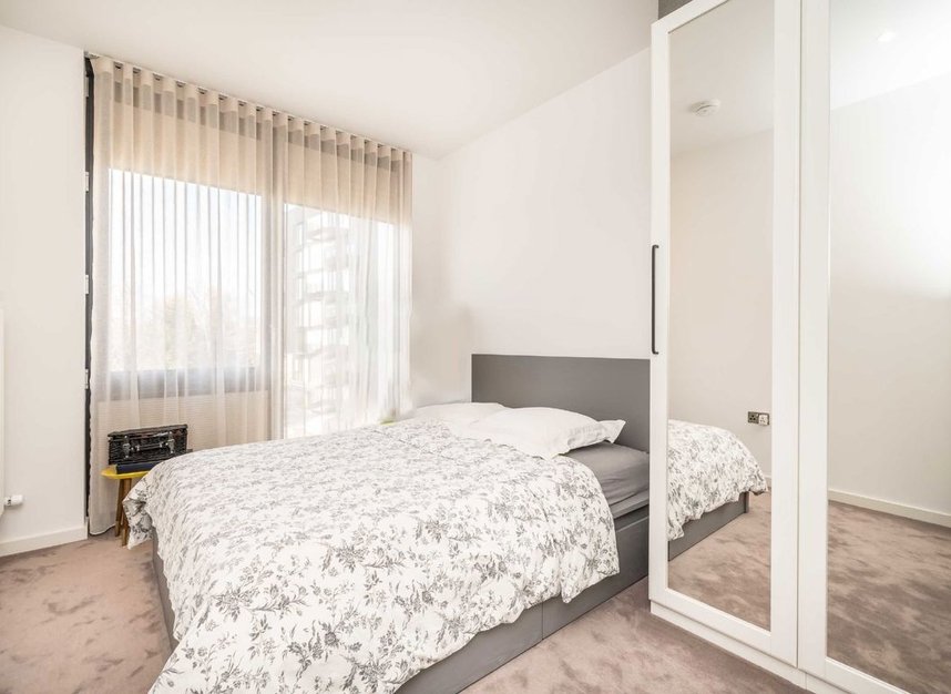 Properties to let in Brent Way - TW8 8GR view6