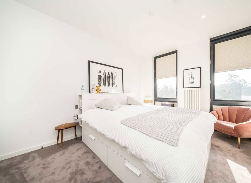 Properties to let in Brent Way - TW8 8GR view5