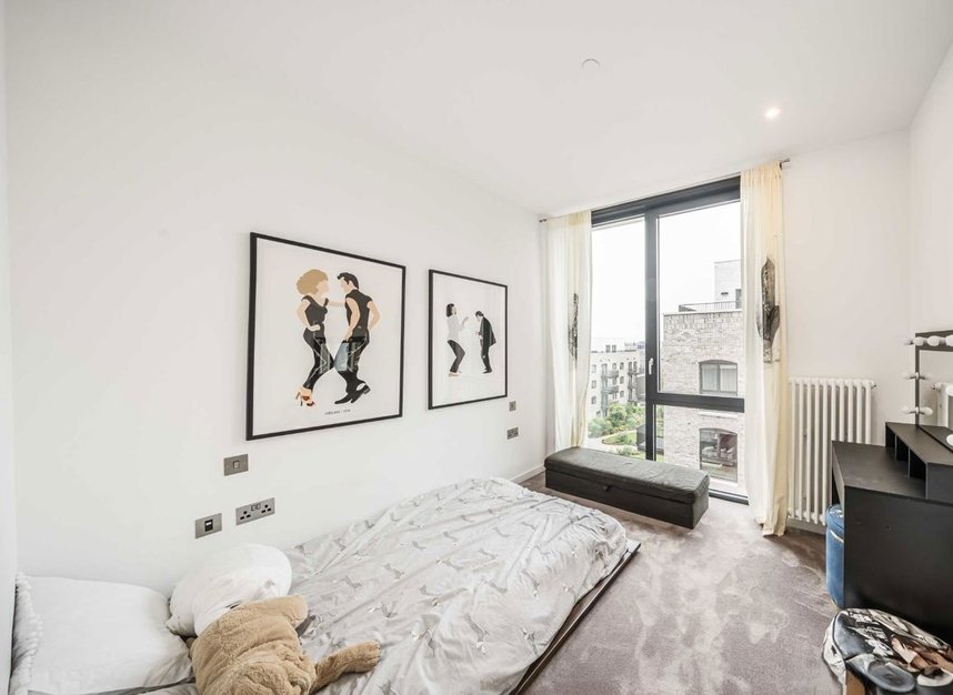 Properties to let in Brent Way - TW8 8GR view6