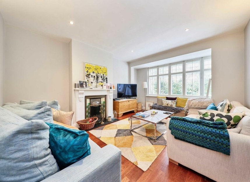 Properties let in Briarwood Road - SW4 9PJ view2