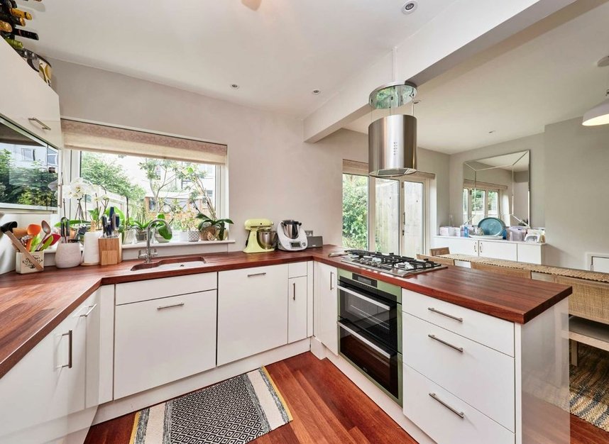 Properties let in Briarwood Road - SW4 9PJ view3