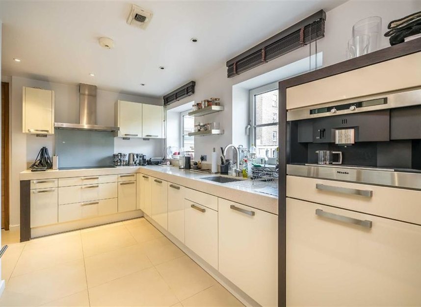 Properties to let in Brompton Place - SW3 1QE view4