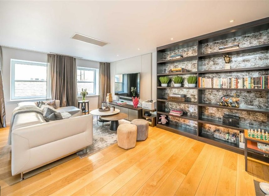 Properties to let in Brompton Place - SW3 1QE view2