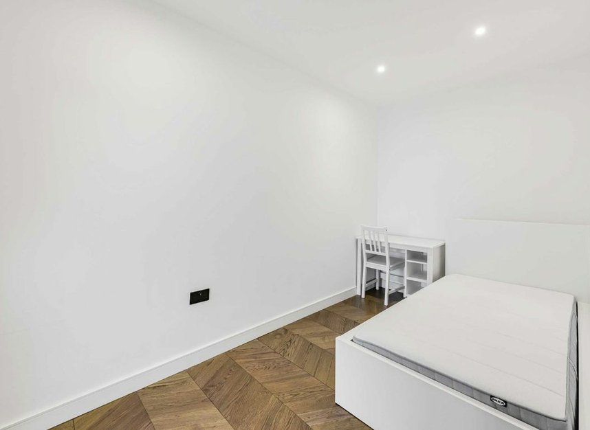 Properties let in Brook Street - KT1 2BN view6