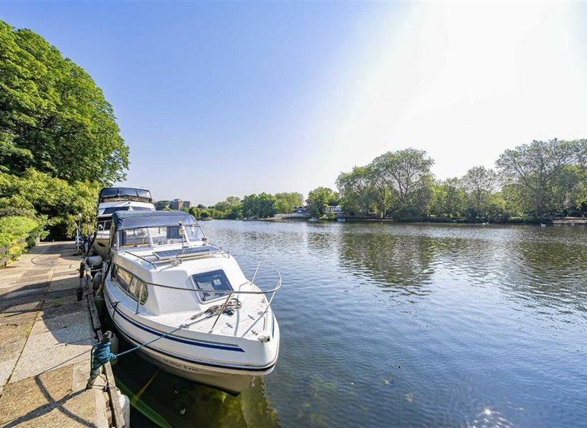 Properties let in Broom Park - TW11 9RS view9