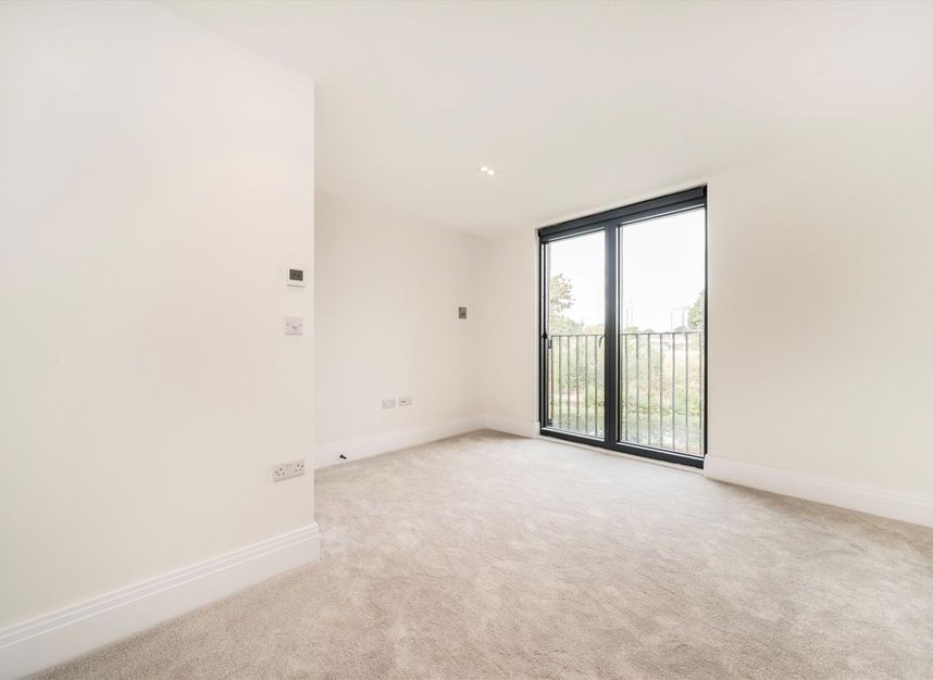 Properties to let in Bryanston Close - UB2 4JR view7