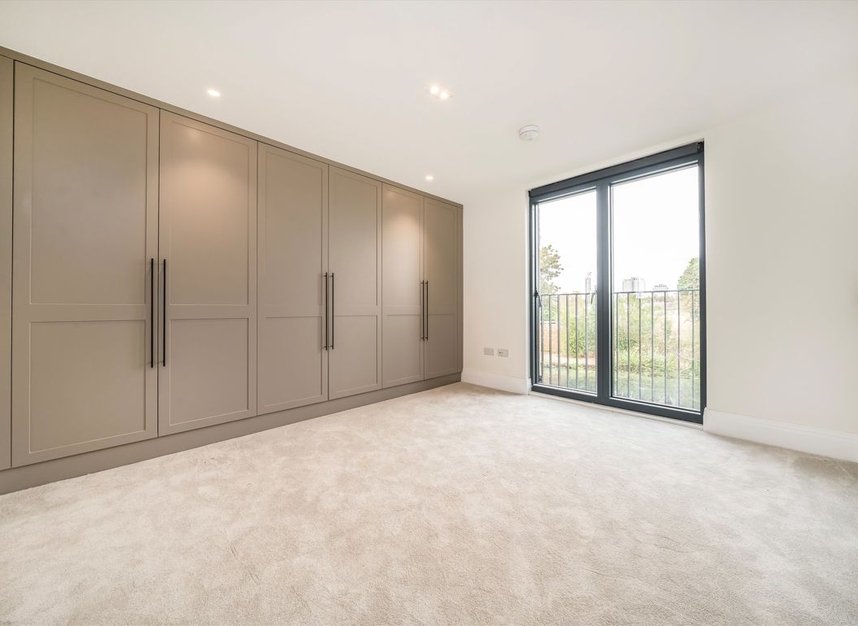 Properties to let in Bryanston Close - UB2 4JR view5