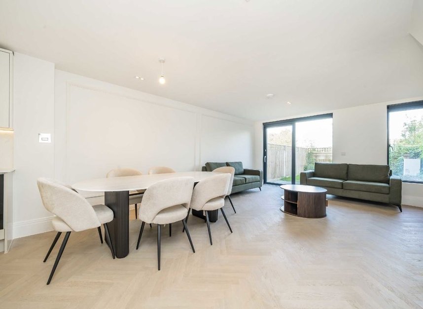 Properties to let in Bryanston Close - UB2 4JR view3