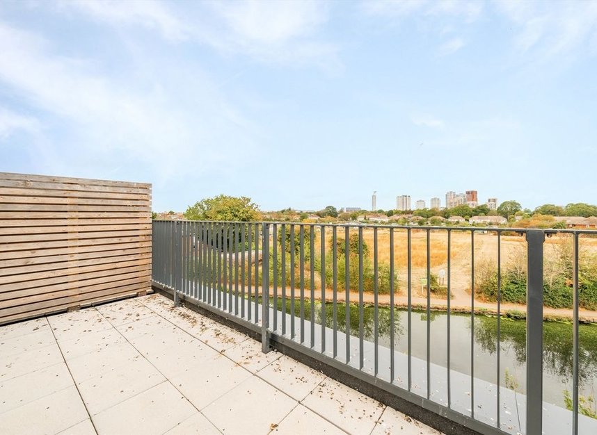 Properties to let in Bryanston Close - UB2 4JR view12