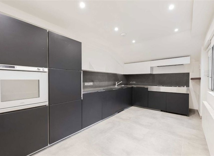 Properties let in Bryanston Mews West - W1H 2DD view3
