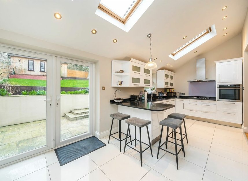 Properties to let in Buckhold Road - SW18 4AP view3