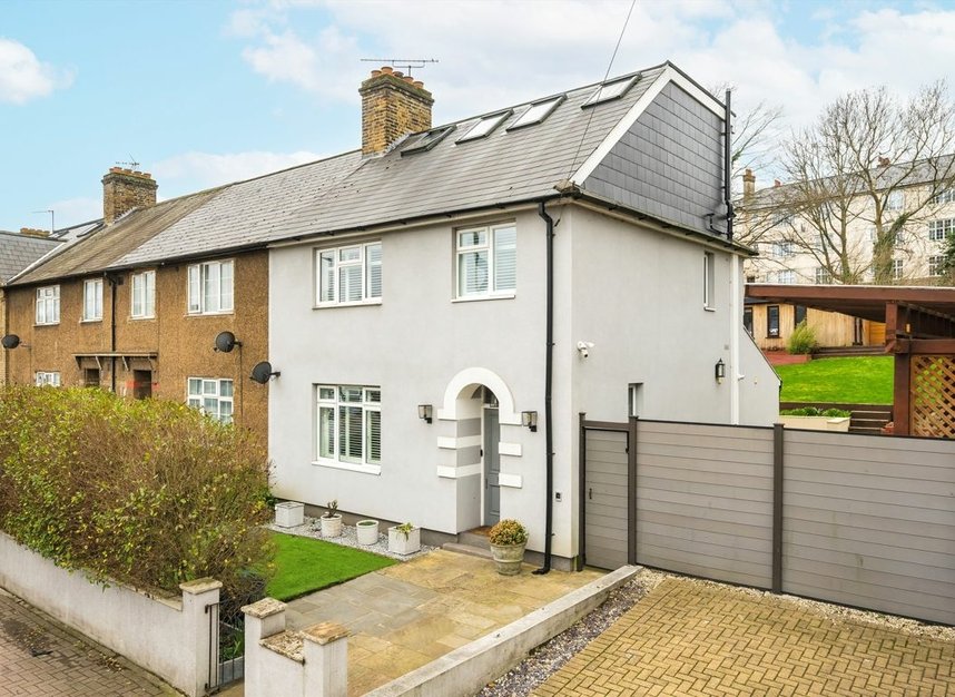 Properties to let in Buckhold Road - SW18 4AP view1