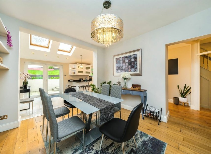 Properties to let in Buckhold Road - SW18 4AP view2