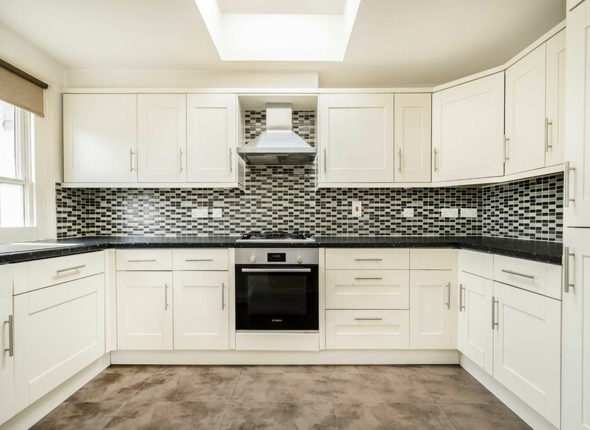 Properties to let in Buckland Crescent - NW3 5DX view3