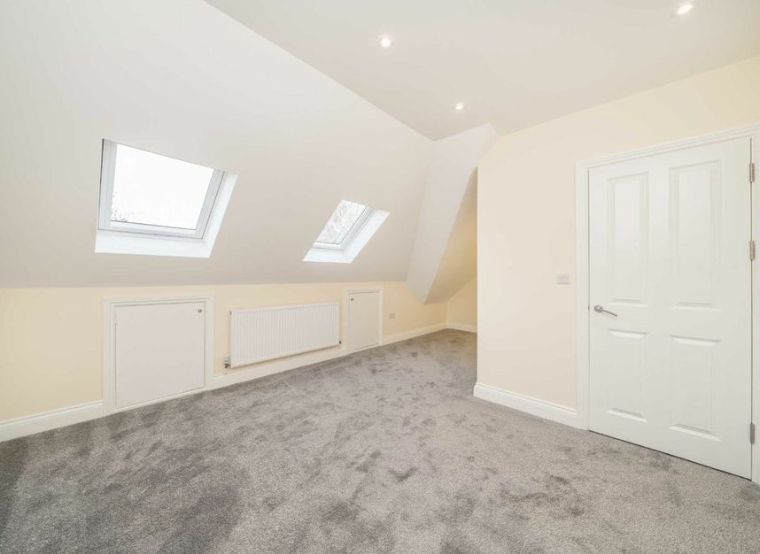 Properties let in Buxton Drive - KT3 3UX view6