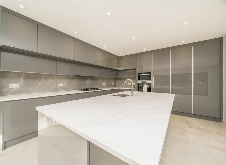 Properties let in Buxton Drive - KT3 3UX view2