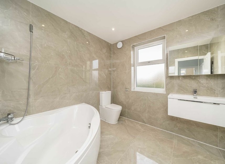 Properties let in Buxton Drive - KT3 3UX view8