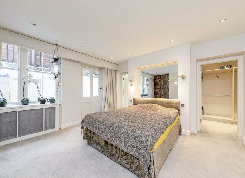 Properties let in Cadogan Square - SW1X 0JL view6