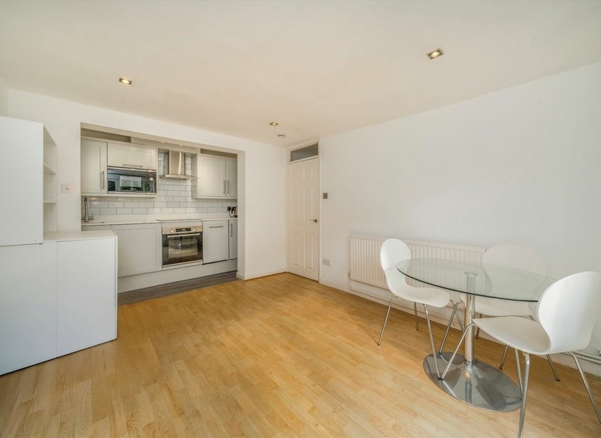 Properties let in Caledonian Road - N1 0NG view3