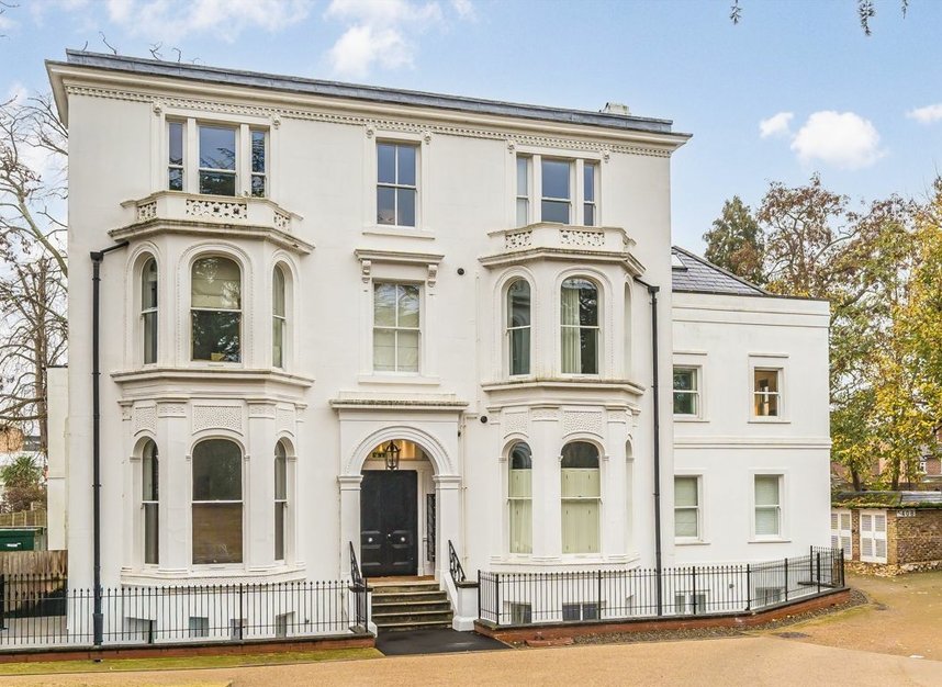 Properties to let in Cambridge Park - TW1 2JU view1