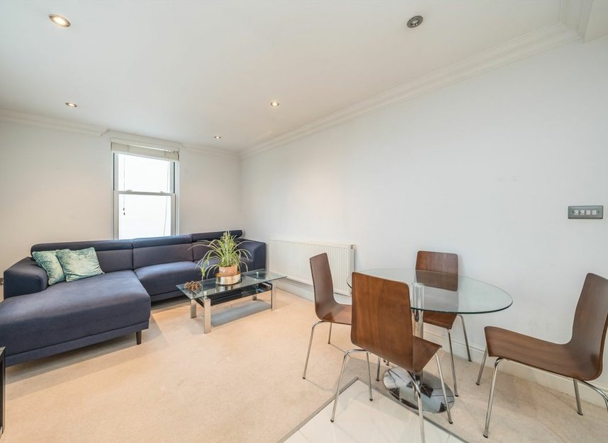 Properties to let in Cambridge Park - TW1 2JU view2