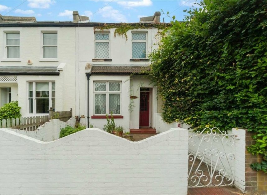 Flat to rent in Campbell Road, Twickenham, TW2 (Ref 230177) Dexters