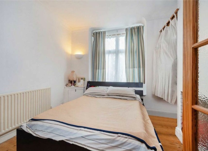 Flat to rent in Campbell Road, Twickenham, TW2 (Ref 230177) Dexters