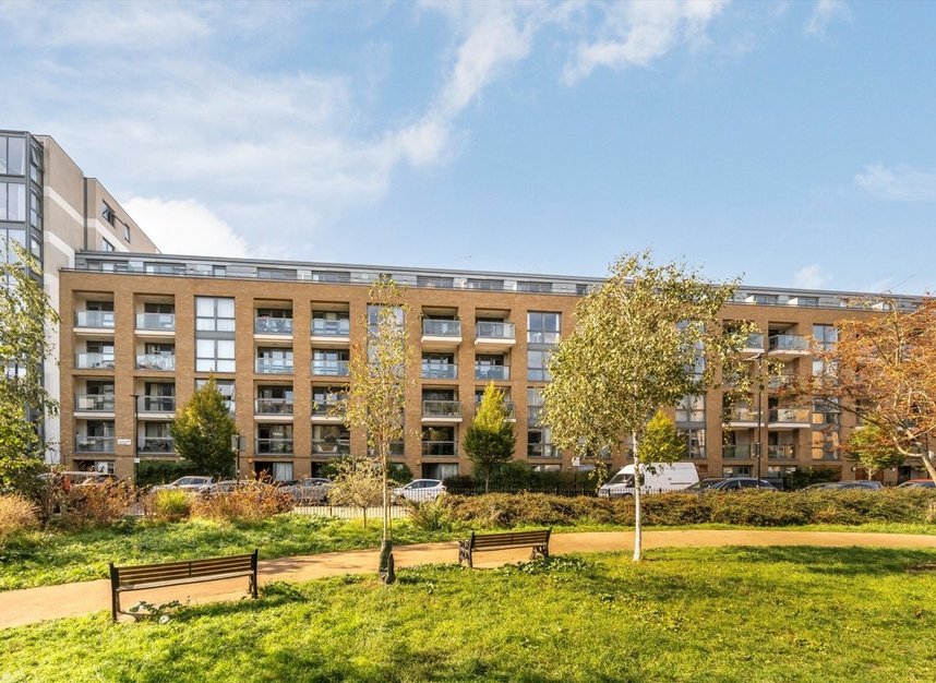 Properties to let in Canalside Square - N1 7FP view1