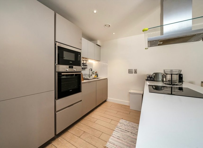 Properties to let in Canalside Square - N1 7FP view6