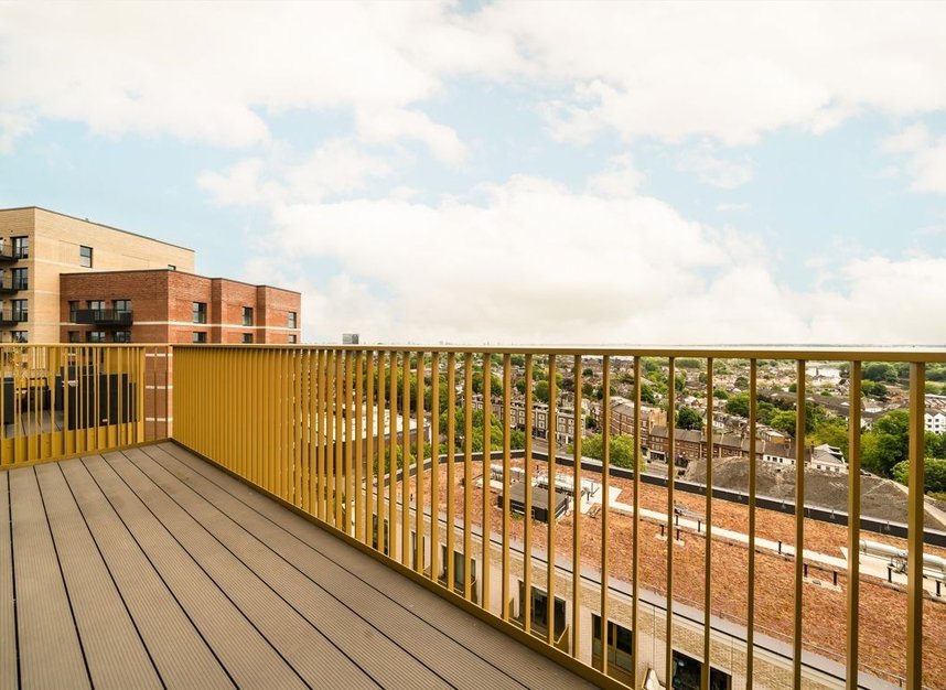 Properties to let in Capital Interchange Way - TW8 0SN view8