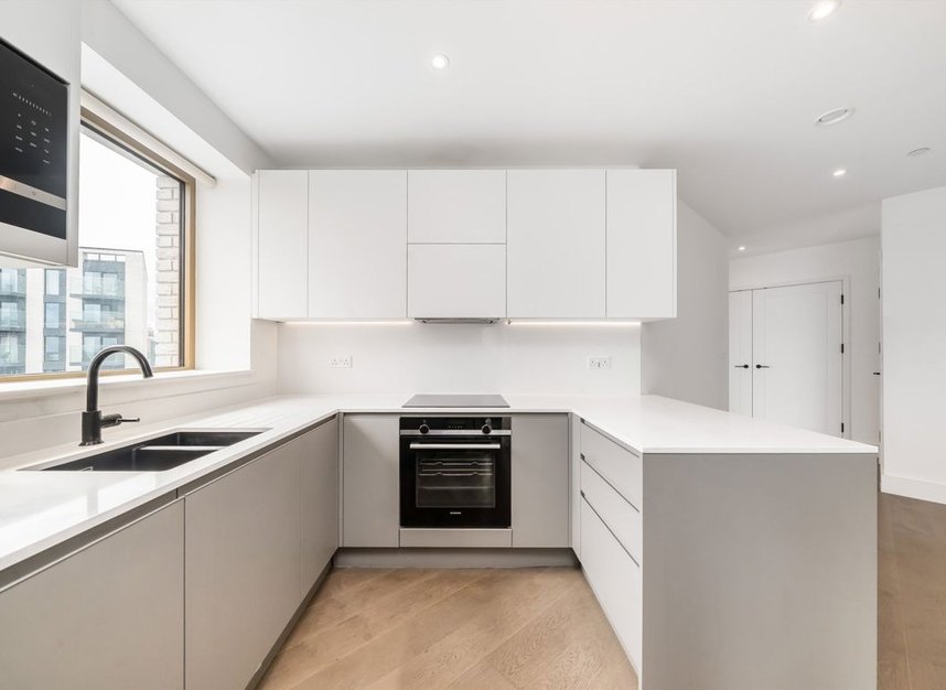 Properties to let in Capital Interchange Way - TW8 0SN view4