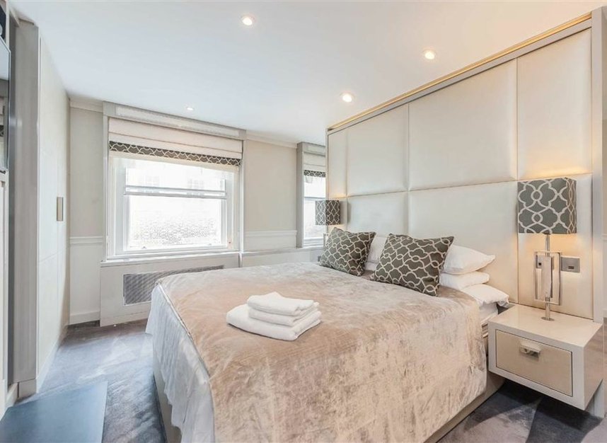 Properties let in Carlisle Street - W1D 3BL view4