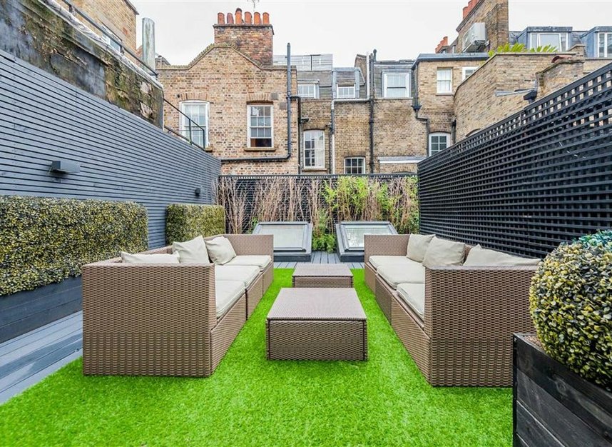 Properties let in Carlisle Street - W1D 3BL view9