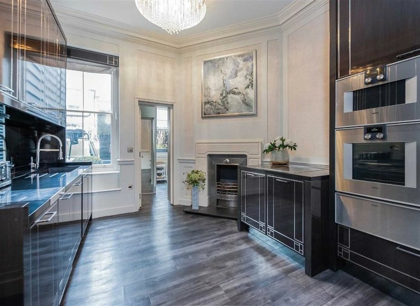 Properties let in Carlisle Street - W1D 3BL view3