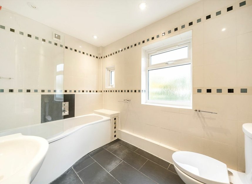 Properties let in Caroline Road - SW19 3QL view7