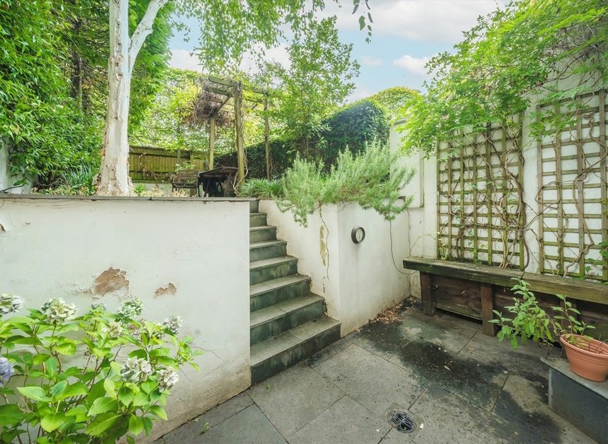 Properties let in Castlebar Road - W5 2DP view6