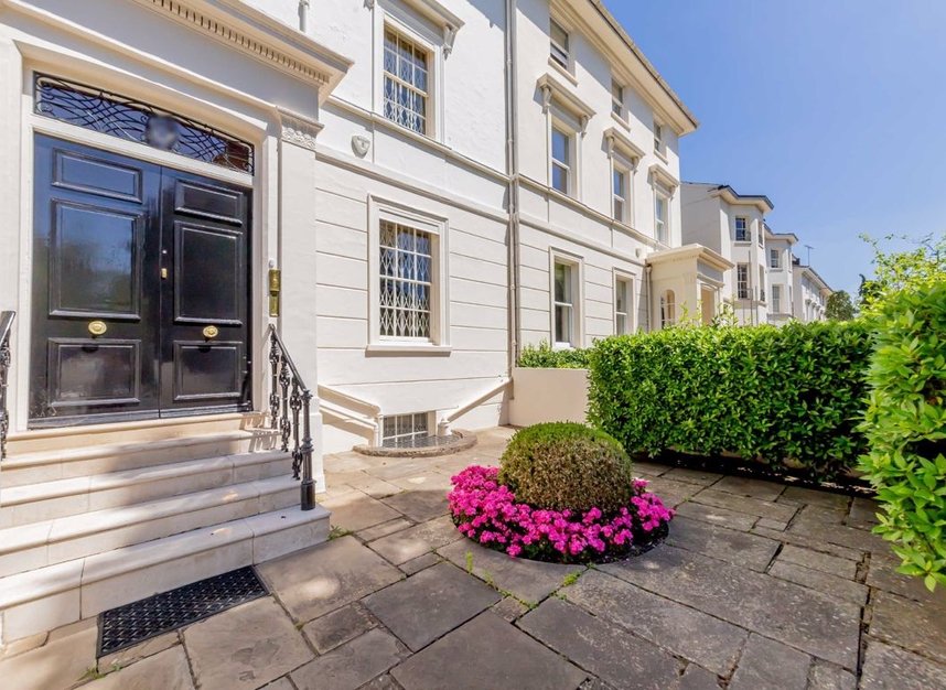 Properties to let in Cavendish Avenue - NW8 9JE view2
